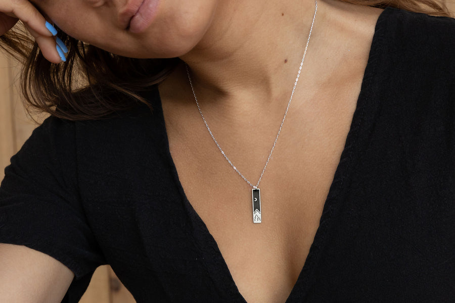 Night Scene Skinny Bar Necklace